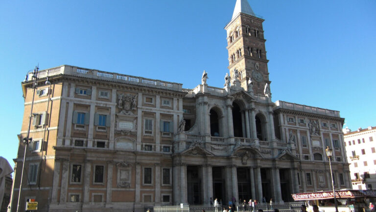 Basilica di Santa Maria Maggiore Tour Bike Scooter Vespa Tuk Tuk Rome