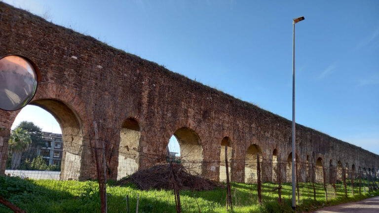 Mandrione Tour Bike Scooter Vespa Tuk Tuk Rome