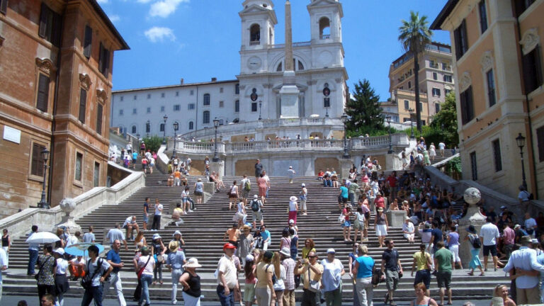 Scalinata Trinità dei Monti Tour Bike Scooter Vespa Tuk Tuk Rome
